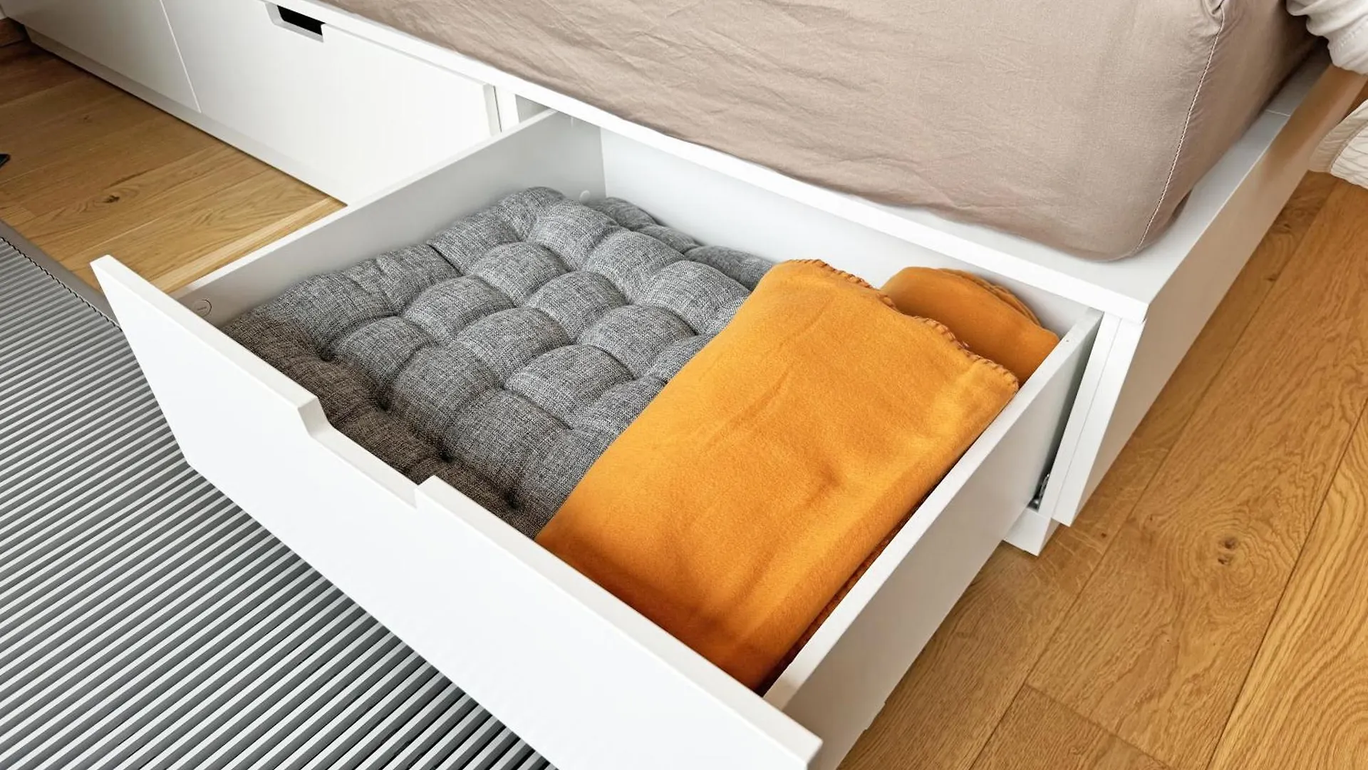 New Studio, King Bed, Free Parking, Terrace Prague
