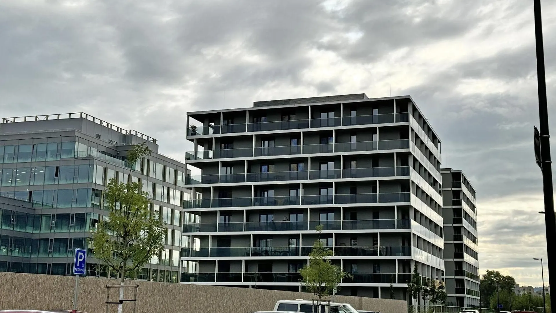 New Studio, King Bed, Free Parking, Terrace Prague