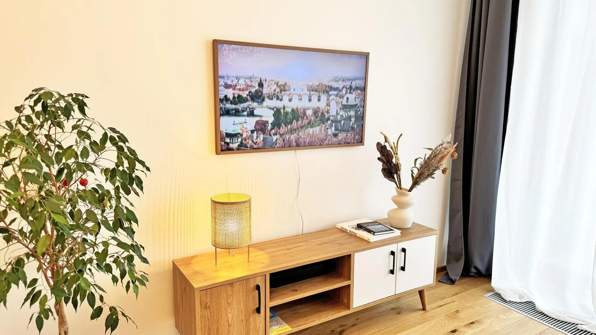 New Studio, King Bed, Free Parking, Terrace Praha 0*,  Česká republika