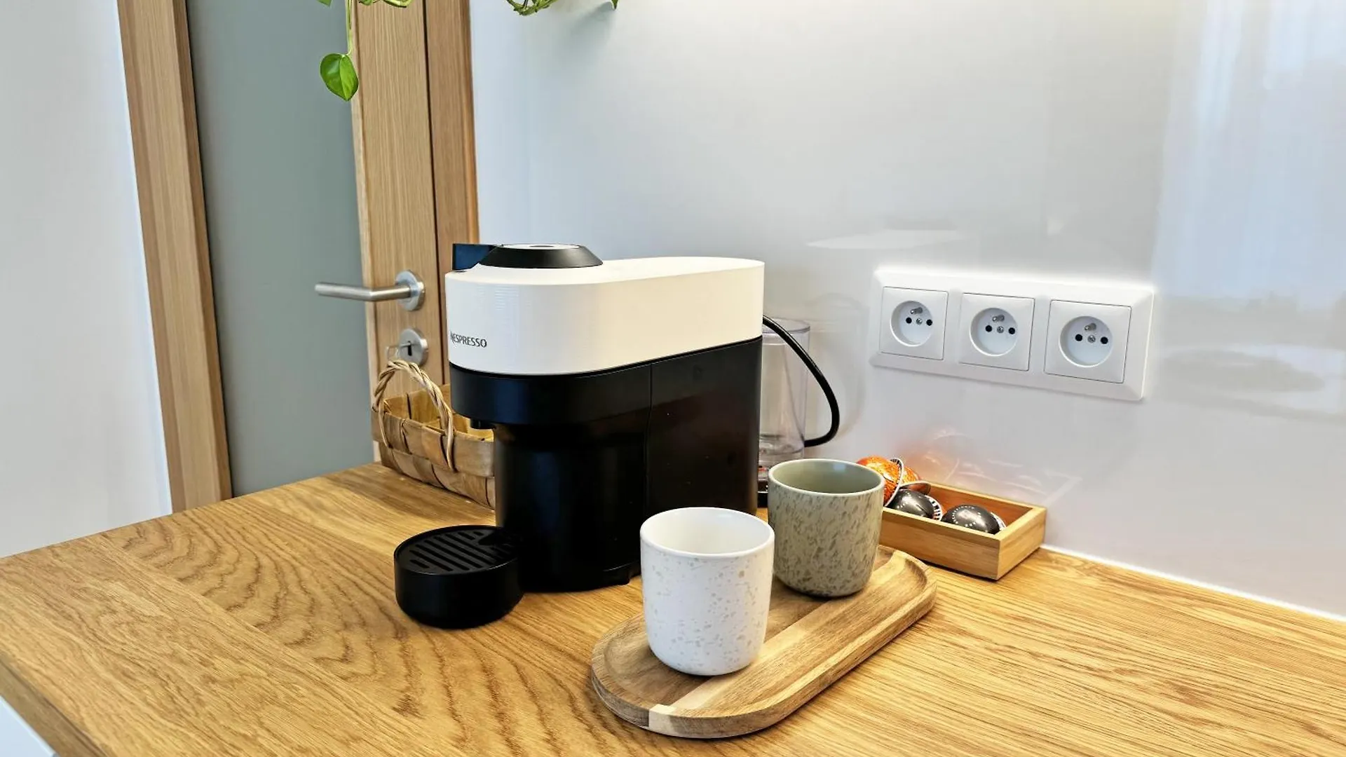 New Studio, King Bed, Free Parking, Terrace Praha 0*,